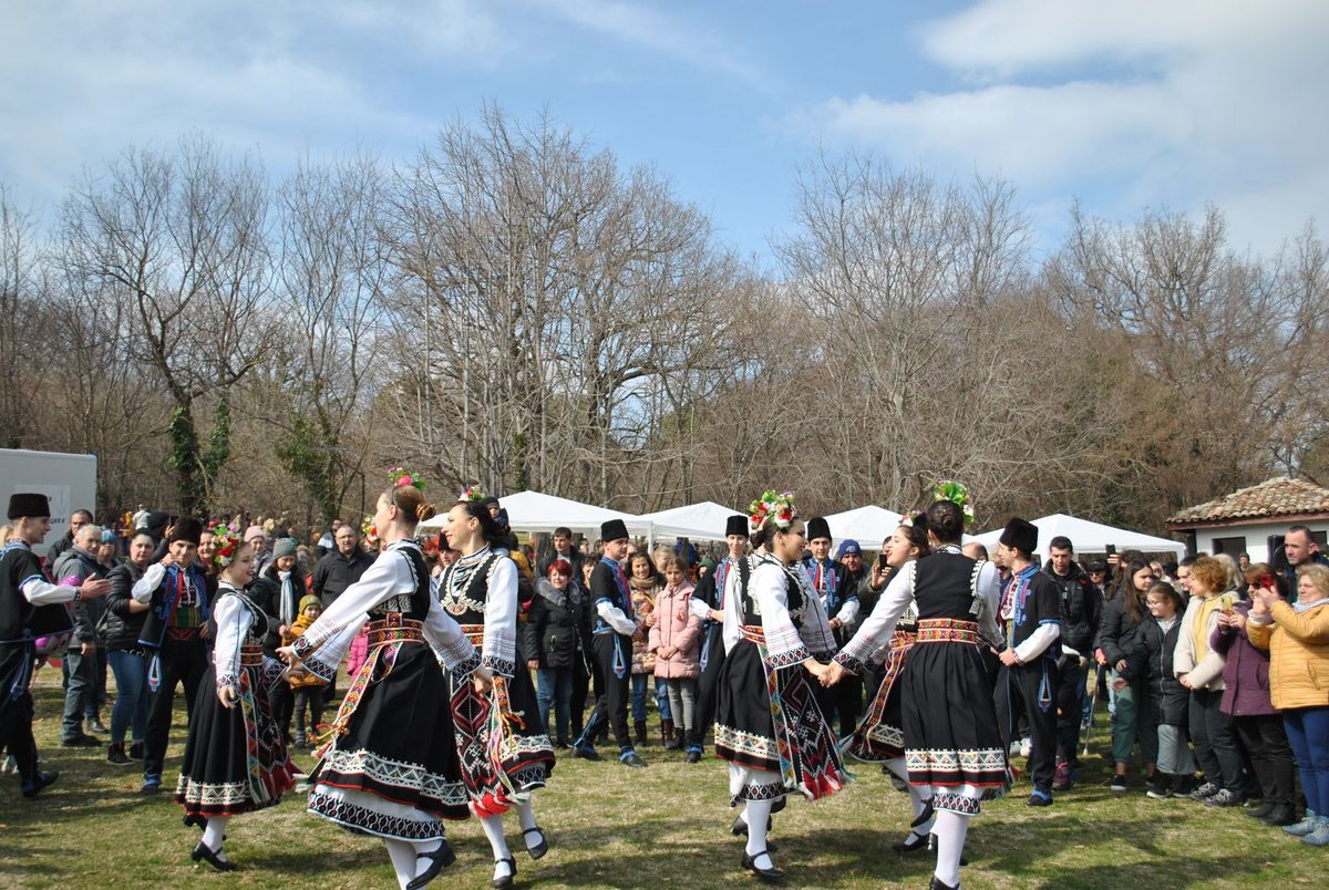 Horă românească, dans tradițional în cerc
