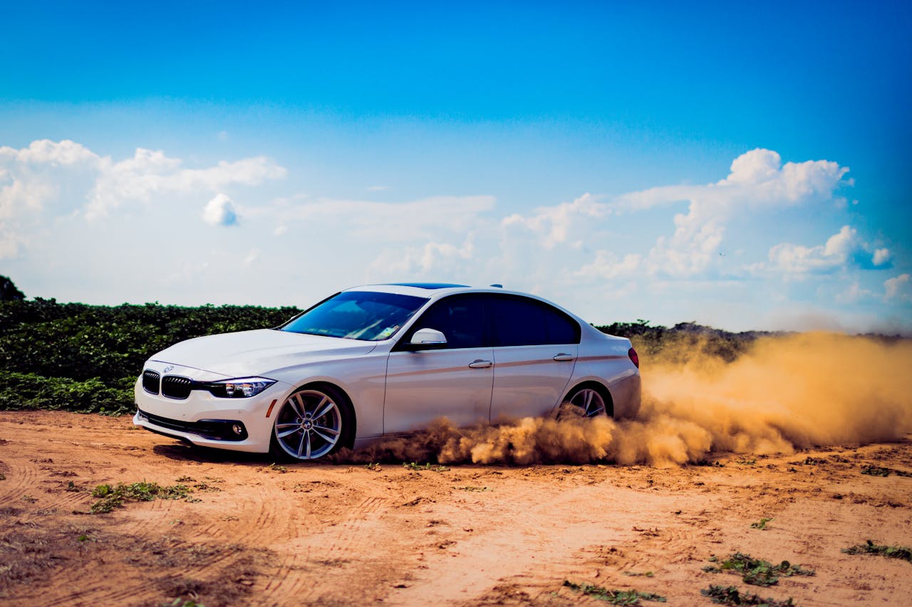 O MASINA BMW FURATA IN AER LIBER