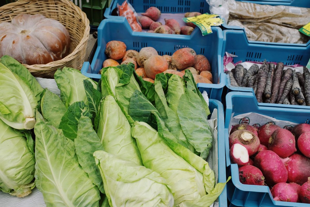 Legume de sezon și alimente pentru o alimentație sustenabilă