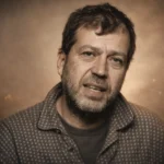 poza tip portret reprezentand artistul roman ARTAN