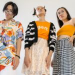 Tineri încrezători și stilați exemplificând atitudinea slay din generația Z