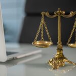 Ce inseamna CCR: Curtea Constitutionala sau Creedence Clearwater Revival? Balanta justitiei si simboluri juridice - ce inseamna CCR Curtea Constitutionala Romania