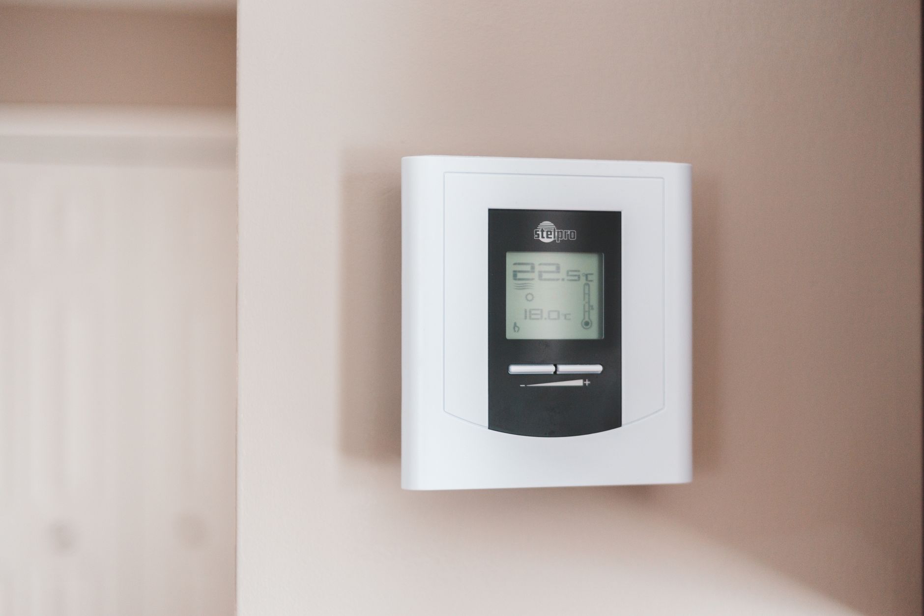 Termostat digital pe perete - BTU masoara capacitatea de racire a aparatelor de aer conditionat